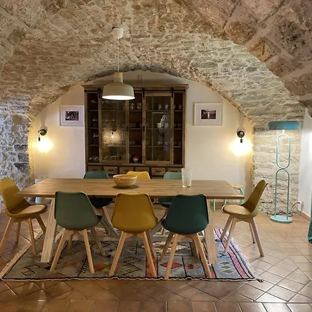 Maisons Happy Haveli וילה Arpaillargues-et-Aureillac